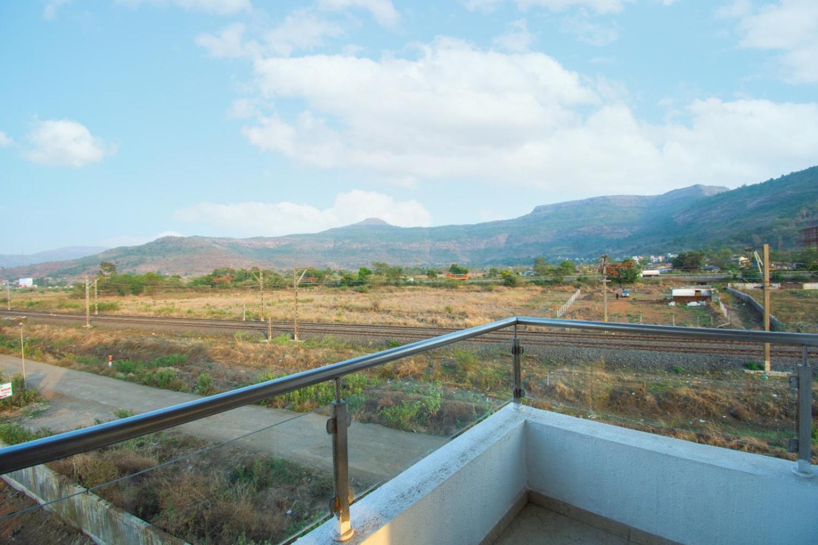 לונבלה Empyrean Stay Ll 6Bhk Ll Royal Bramha Palace Ll Pvt Pool Ll מראה חיצוני תמונה